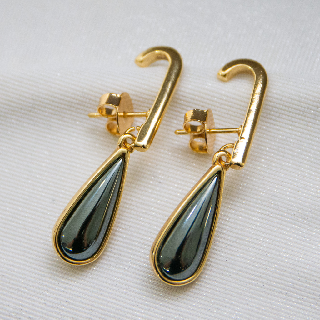Brinco Ear Cuff Lívia em Hematita | Ametís